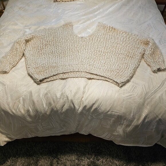 Women’s POL Tan and White Chenille Oversized Sweater, Large - Picture 3 of 15